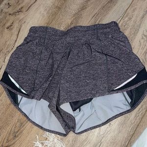 Lululemon Hotty Hots 2.5 Inch Heathered Gray